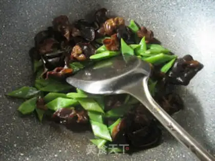 Make Blackwood, oil, beans step 3