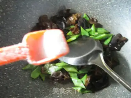 Make Blackwood, oil, beans step 6