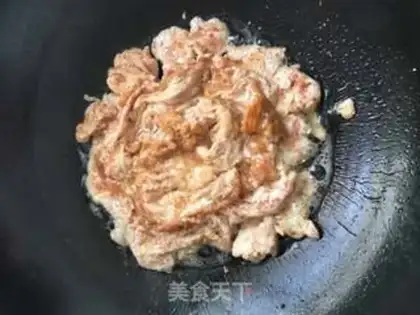 Make Crab sauce fried eggs step 6