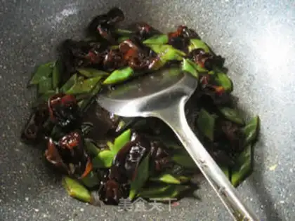 Make Blackwood, oil, beans step 8