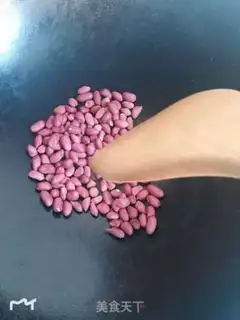 Make Wine-making peanut sesame cake step 5