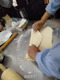 Make A thousand layers of plumes step 18