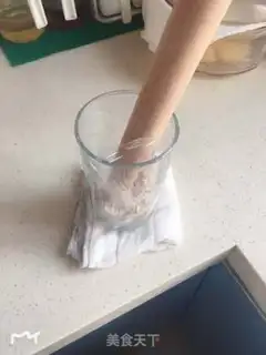 Make Wine-making peanut sesame cake step 6