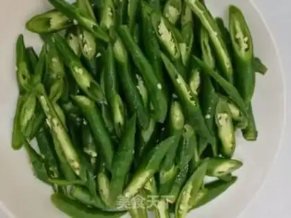 Make Spicy chicken step 1
