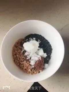 Make Wine-making peanut sesame cake step 8