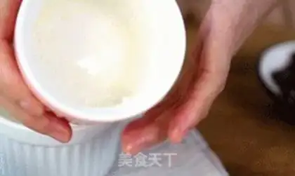 Make The shivering soufflé step 1