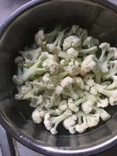 Make Tomato pastry step 0