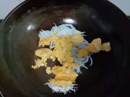 Make Silver fish fried eggs step 6