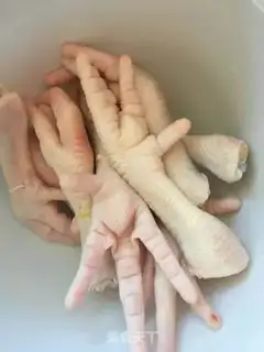Make Peanut chicken claws step 0