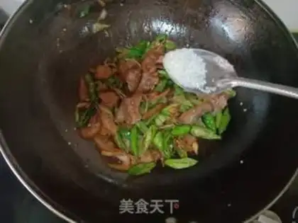 Make Piggy nose step 6
