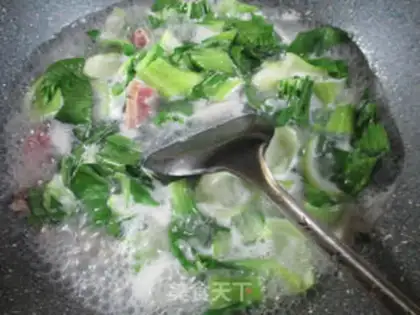 Make The duck-legged gravy step 2
