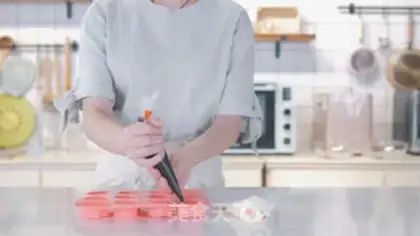 Make Chocolate pretzels step 1