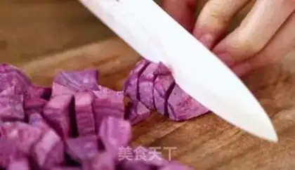 Make Potato sesame cake step 0