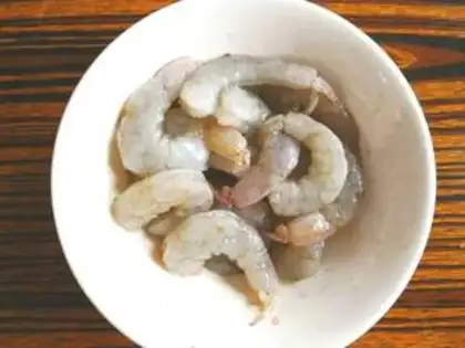 Make Seafood skates and fried rivers step 1
