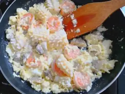 Make Seafood skates and fried rivers step 10