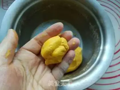 Make Pumpkin rice balls step 3