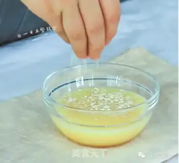 Make Eggs and pork step 3