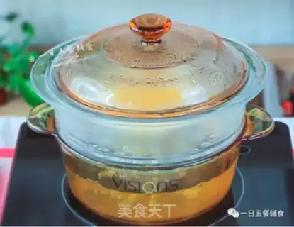 Make Eggs and pork step 4