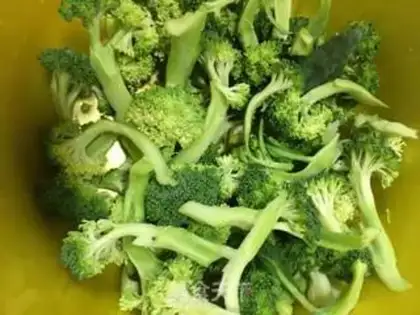 Make Fried broccoli step 2