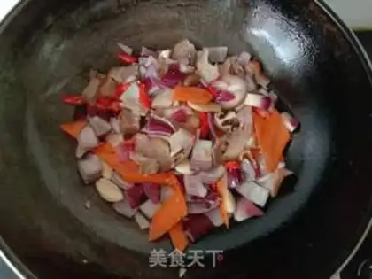Make Carrot onions to fry a pig