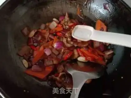 Make Carrot onions to fry a pig
