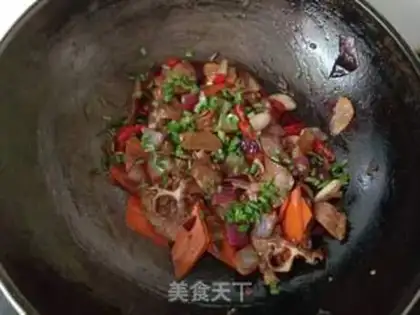 Make Carrot onions to fry a pig