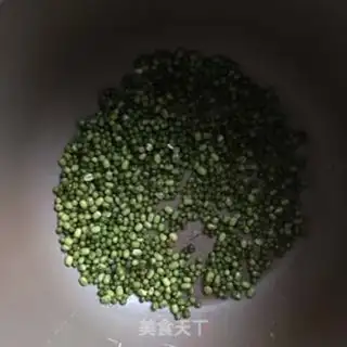 Make Green bean rice congee step 1