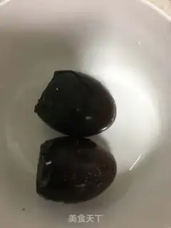 Make Queens and eggs step 1
