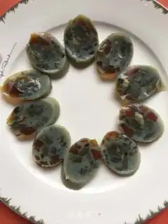 Make Queens and eggs step 10