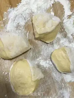 Make Pumpkin eggs, shrimp, onion box step 20