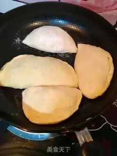 Make Pumpkin eggs, shrimp, onion box step 24