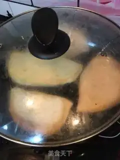Make Pumpkin eggs, shrimp, onion box step 25