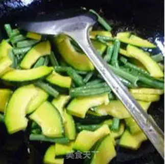 Make Pumpkin with beans step 4