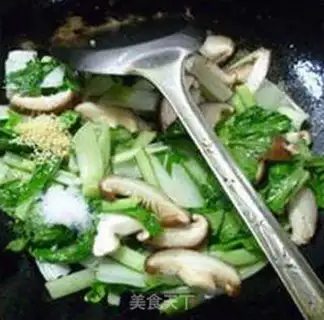 Make Fry mushrooms and cabbage step 7
