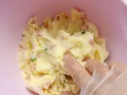 Make Pooh squeezes pumpkin bread step 5