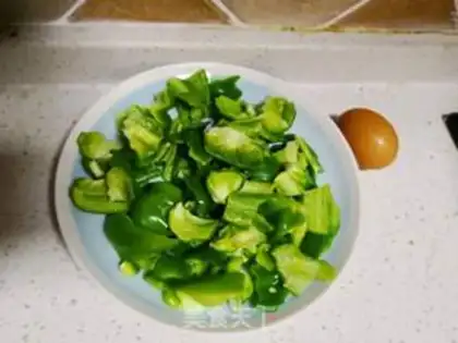 Make Eggs and peppers step 0