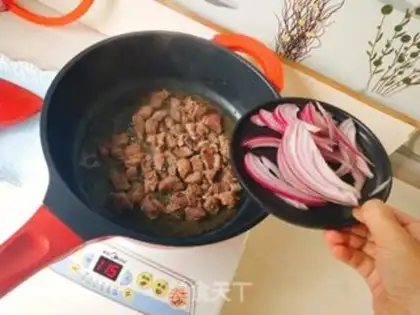 Make Onion roast beef step 5