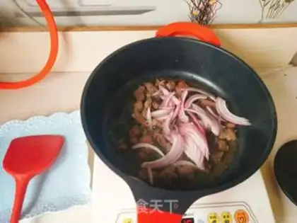 Make Onion roast beef step 6