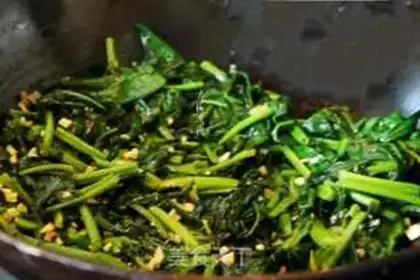 Make Garlic spinach step 4