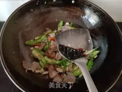 Make Pepper fried pork step 5