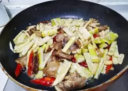 Make Piper pepper fried meat step 11