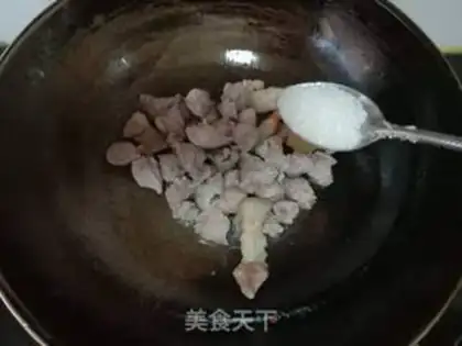 Make Cricket eggs, potatoes, pork step 5
