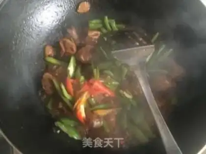 Make Four seasons of bean roasted duck legs step 8