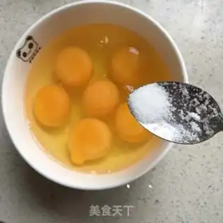 Make Scramble eggs step 1