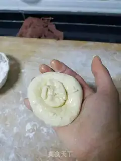 Make Two pretzels of pretzels step 3