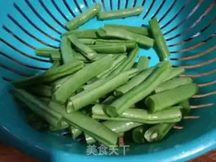 Make Dry meat, four season beans step 2