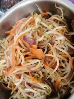 Make The green bean sprouts step 5
