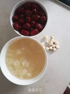 Make The silver spoon of red dates step 0