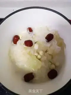 Make The silver spoon of red dates step 1
