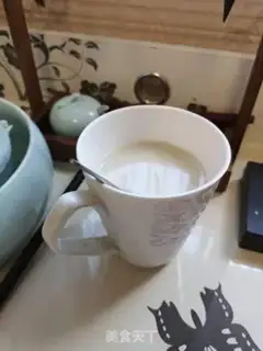 Make A short version of red tea and milk tea step 3